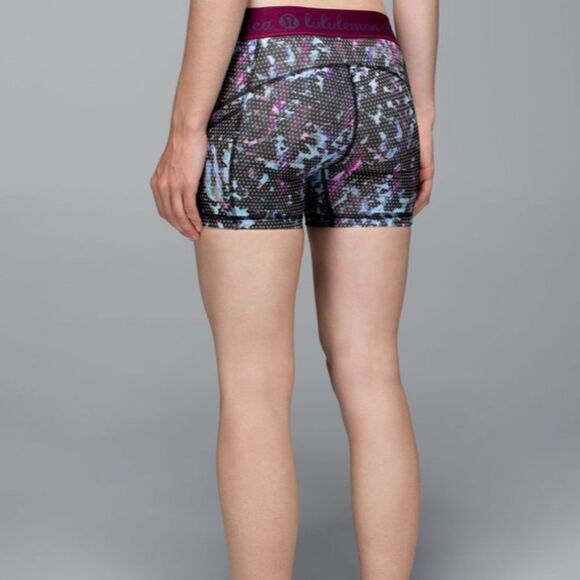 Lululemon What The Sport Short Floral Sport Tranquil Blue Multi / Dashing Purple - Picture 10 of 10